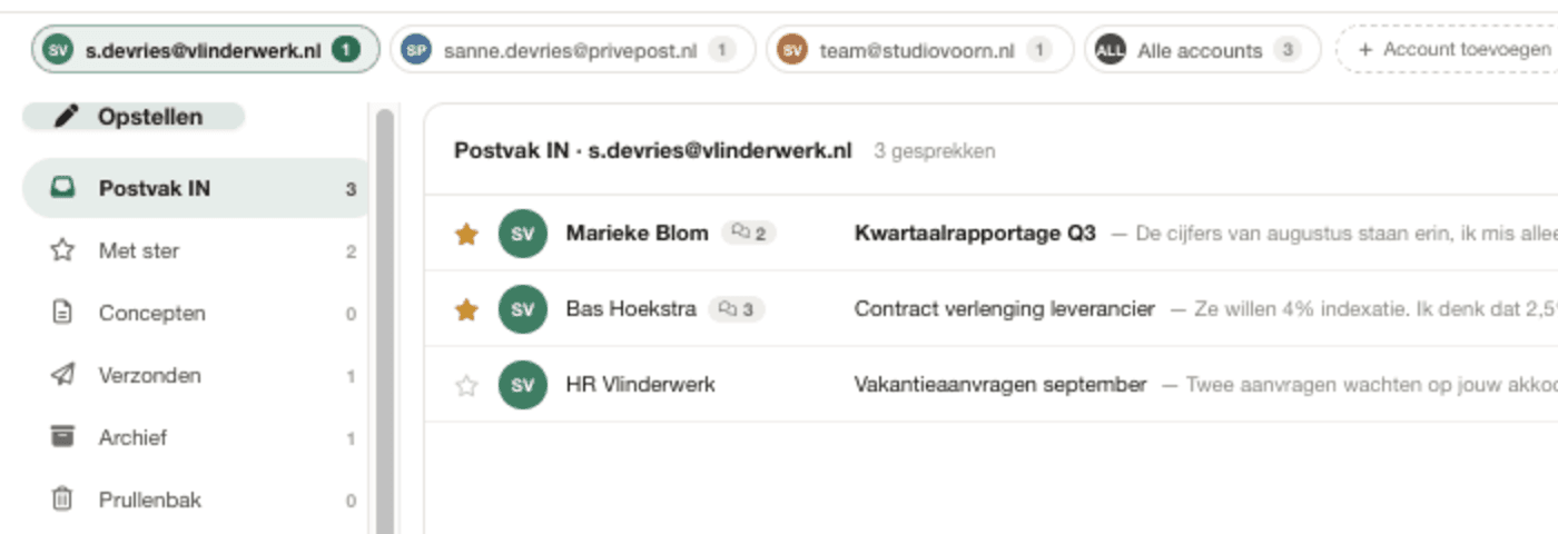 Eén account geselecteerd in MailTabs: de tab is actief en de inbox toont alleen berichten van dat adres